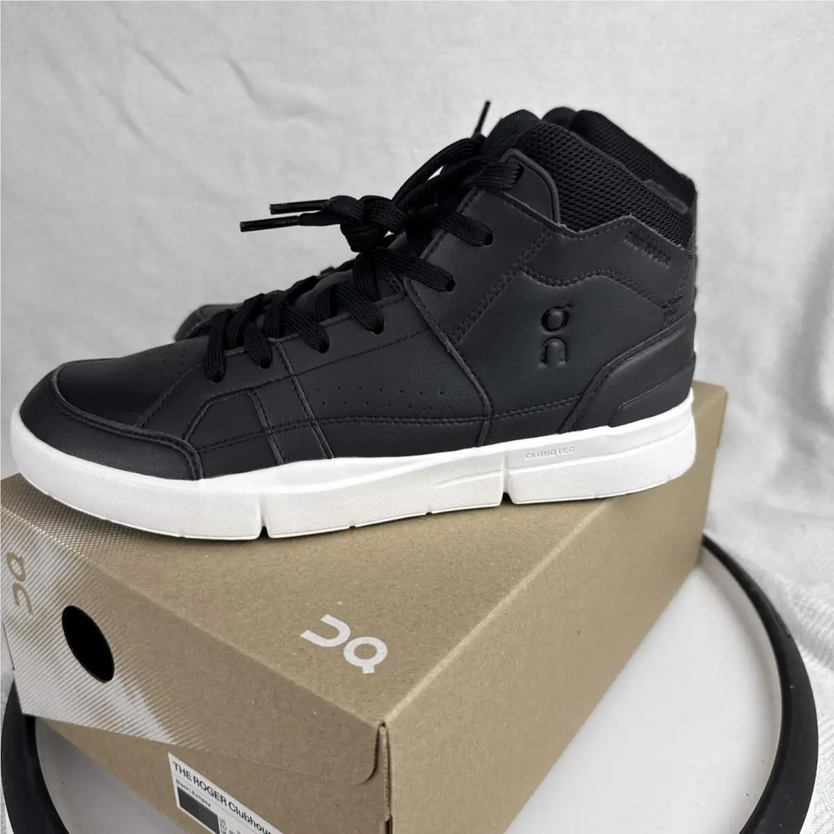 On-Running shoes - On THE ROGER - THE ROGER - 98-98501 - Black 3