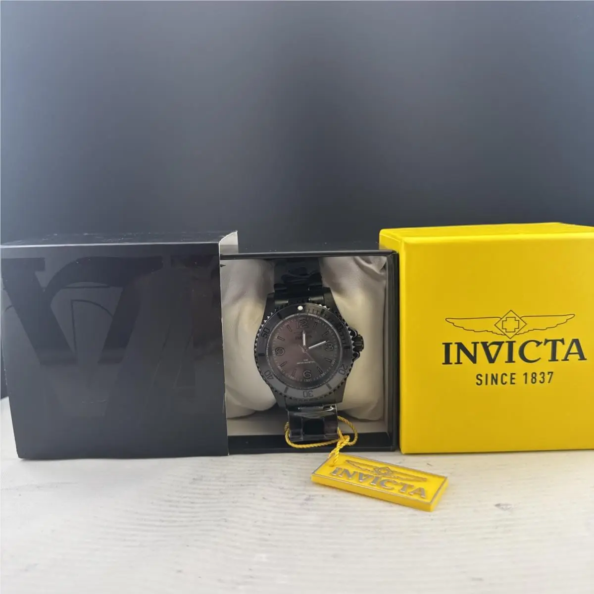 Invicta Specialty Men’s Watch 41 mm Black 69727 Quartz Movement Black Metal Dial