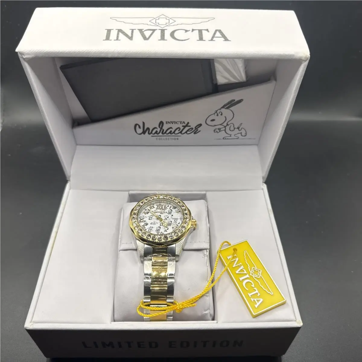 Invicta Character Collection Snoopy Lady Watch Model 24817 . 118/3000