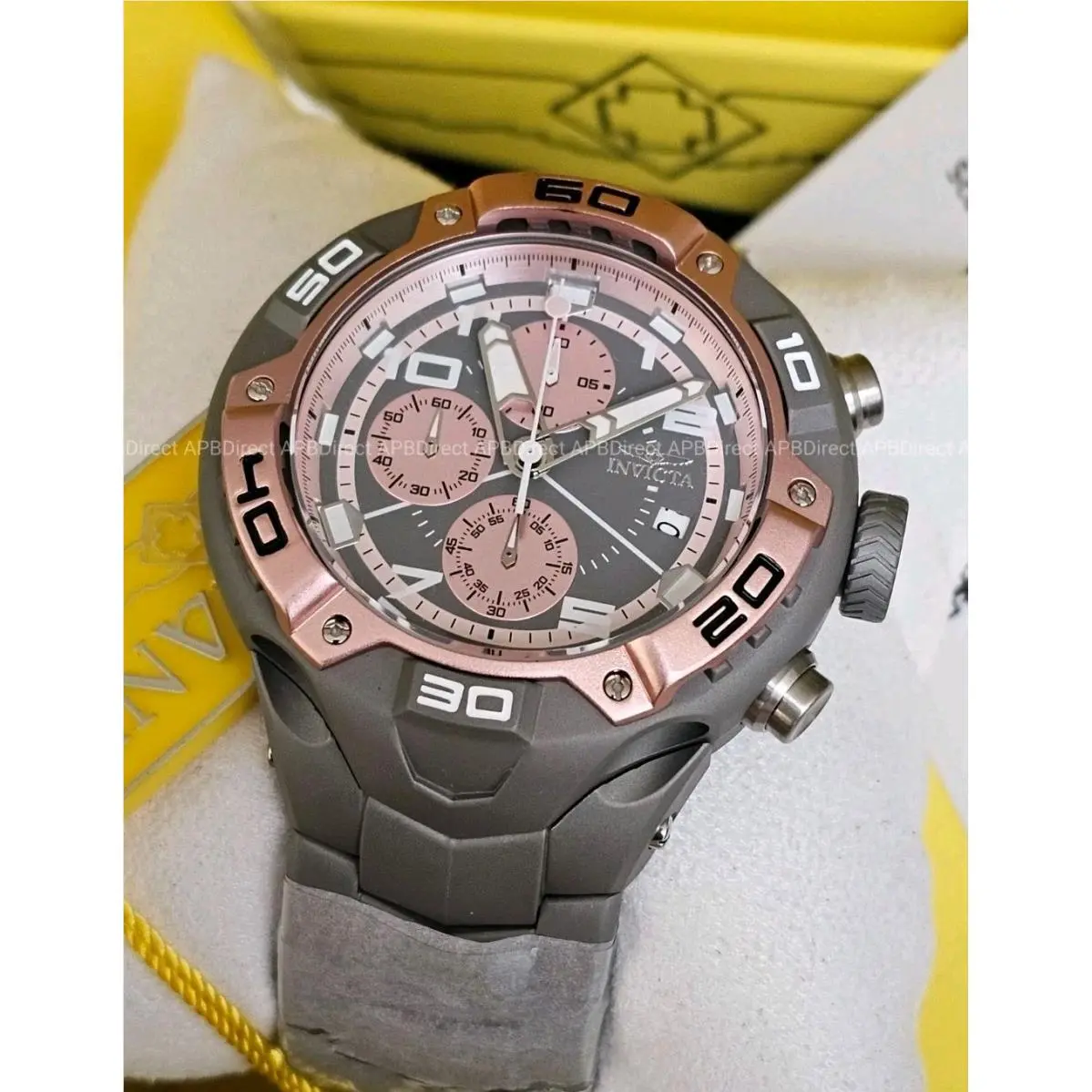 Invicta - Speedway Elite Shot-blasted Finish Case Bracelet Chronograph Watch