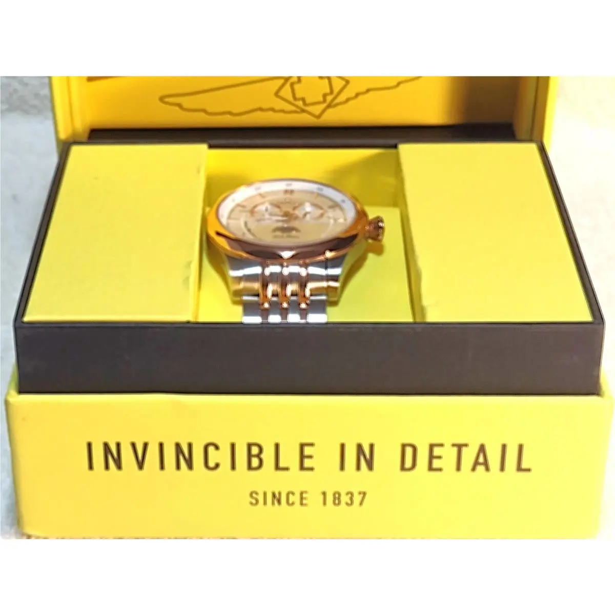 Invicta 36256 - Vintage Series - Master Calendar Watch - in Yellow Clamshell