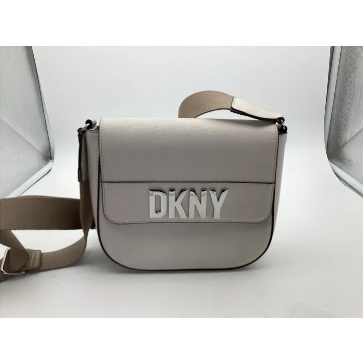 Dkny Imina Sutton Crossbody Bag Cream/beige Style R34E3B68