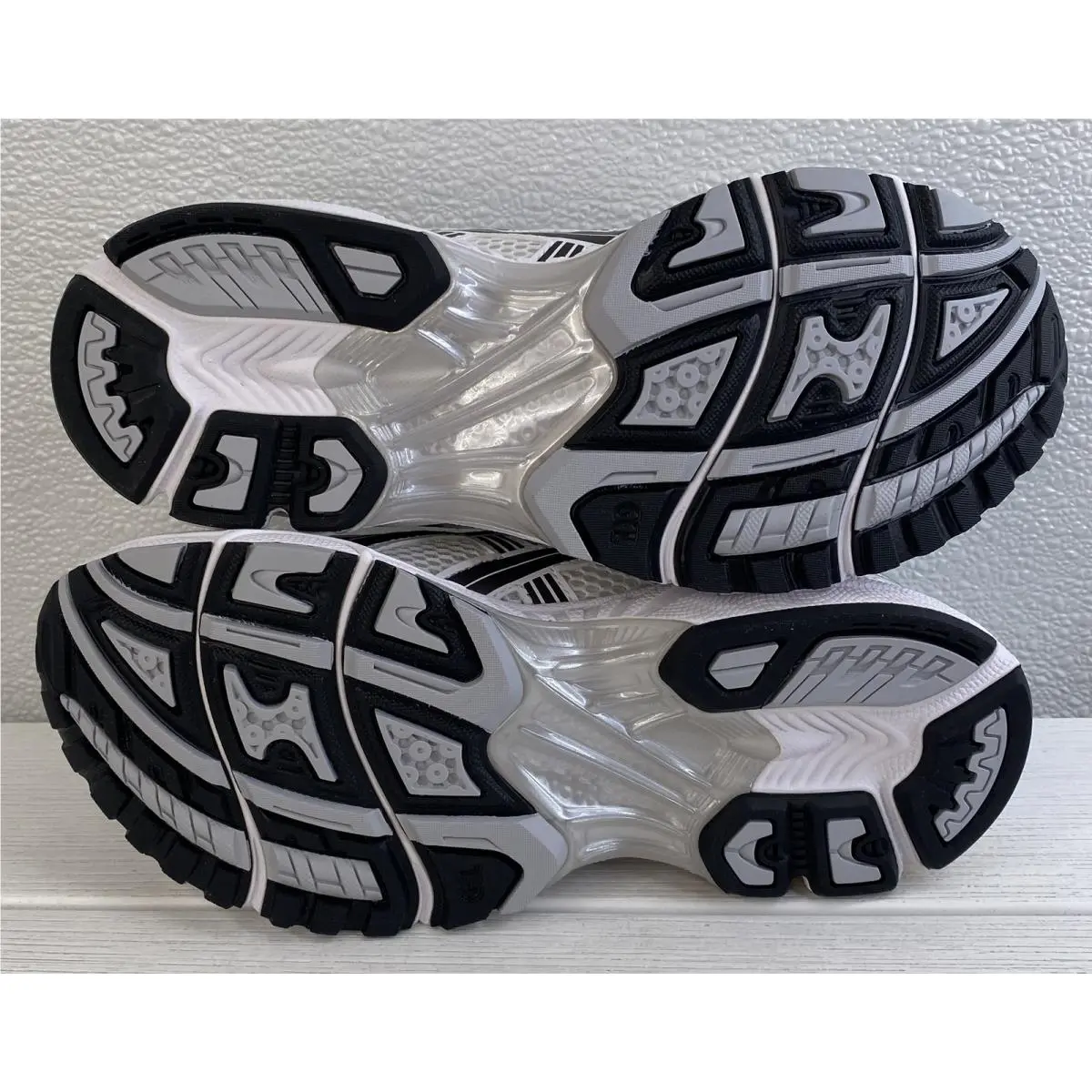 Asics shoes - White 3