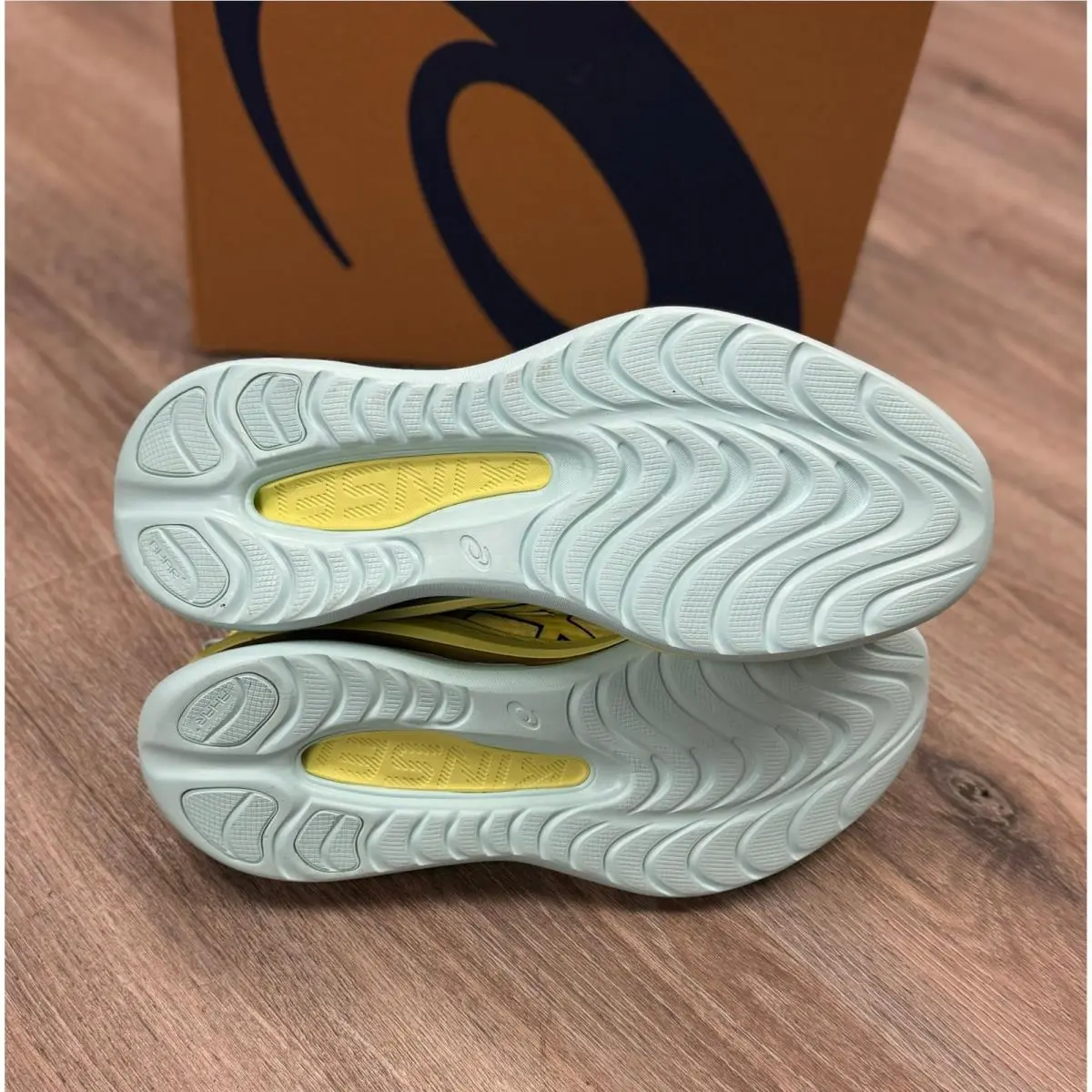 Asics shoes - Yellow 4