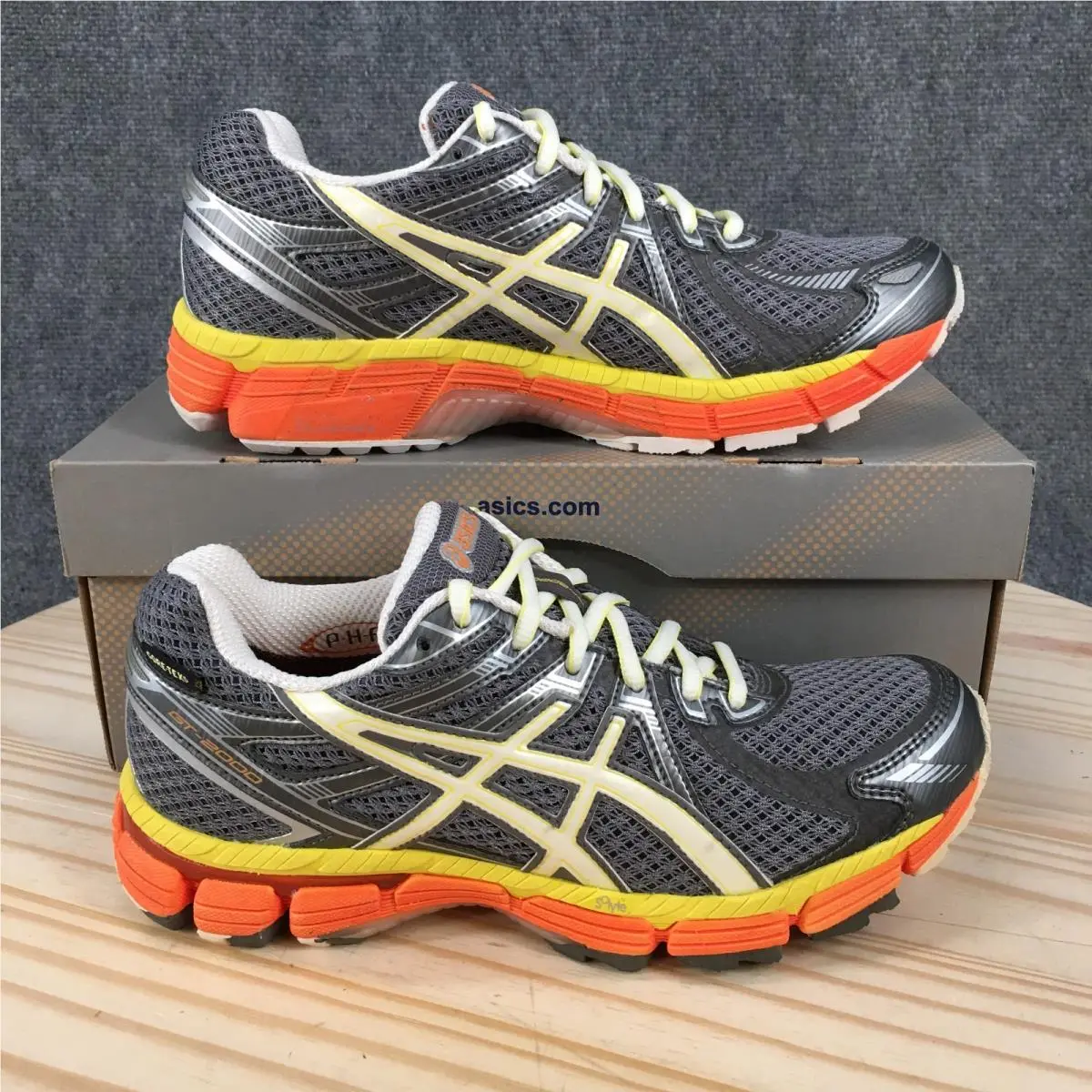 Asics GT-2000 Gtx Running Shoes Womens 7.5 Athletic Low Sneaker Lace Up Gray