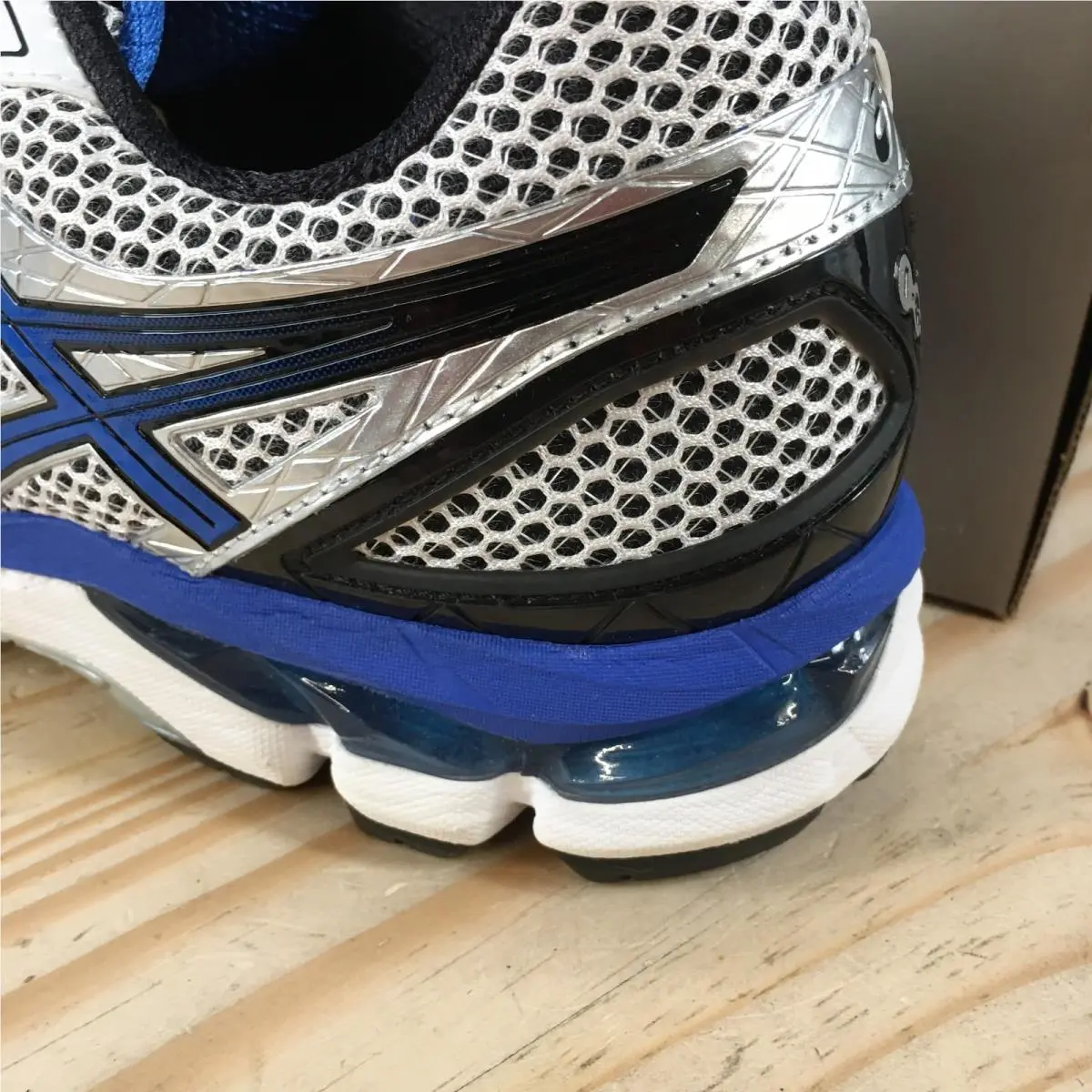 Asics shoes - ASICS GT-2000 - T503N - White 9