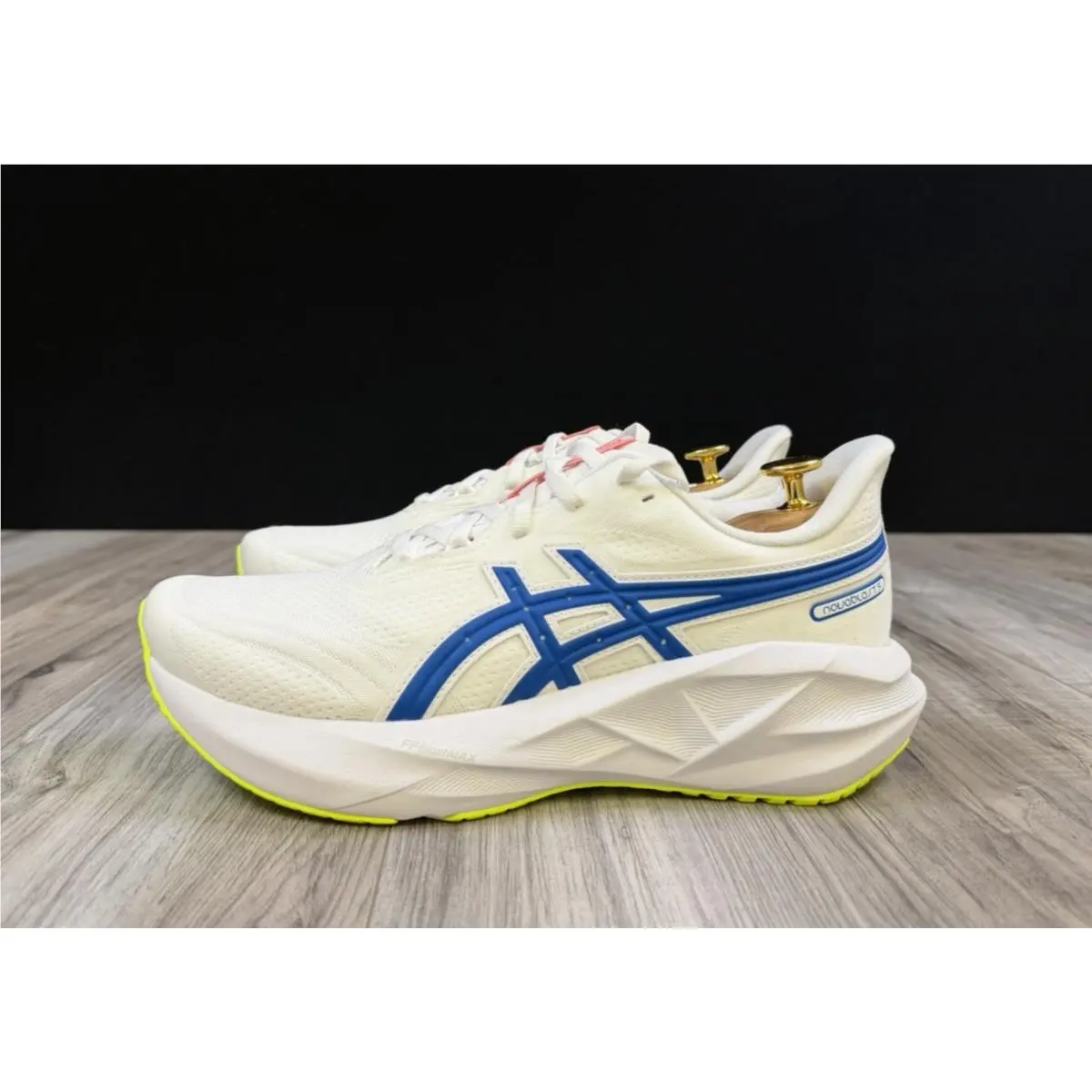 Asics shoes - ASICS Novablast 5 - Novablast - 1012B909-100 - White 0