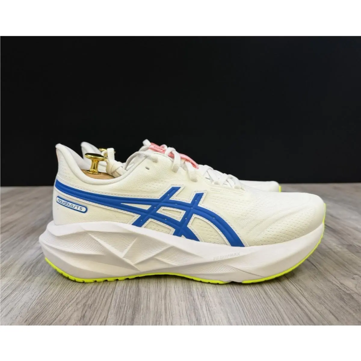 Asics shoes - ASICS Novablast 5 - Novablast - 1012B909-100 - White 4