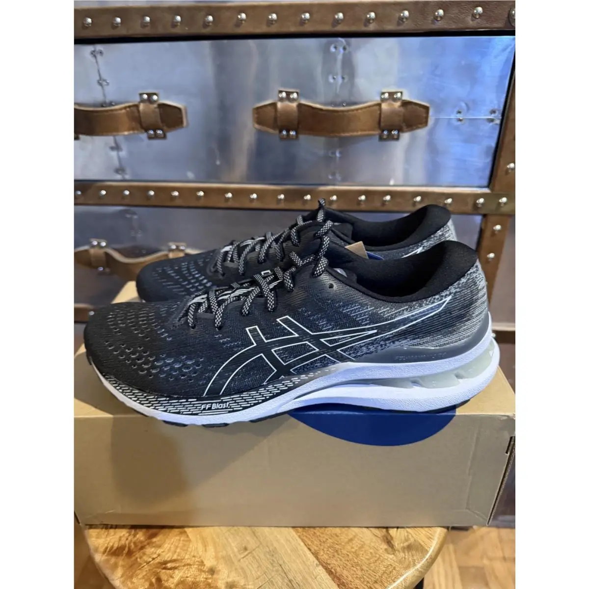 Asics Gel-kayano 28 US 12 2A Narrow Running Black/white