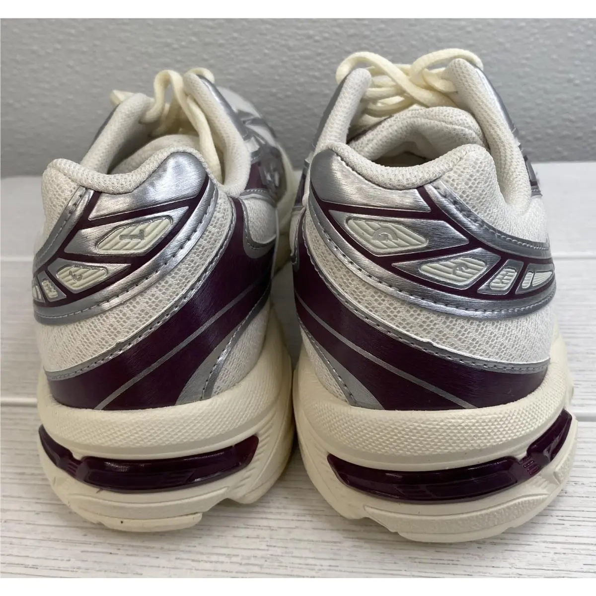 Asics shoes - Cream (UPC: 199023018090) 0