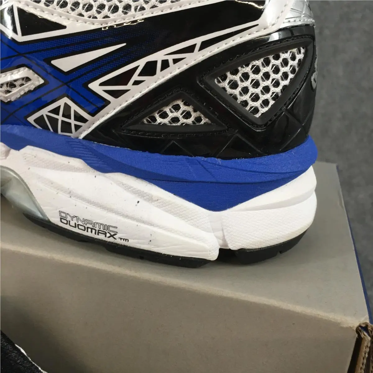 Asics shoes - ASICS GT-2000 - T300N - White 10