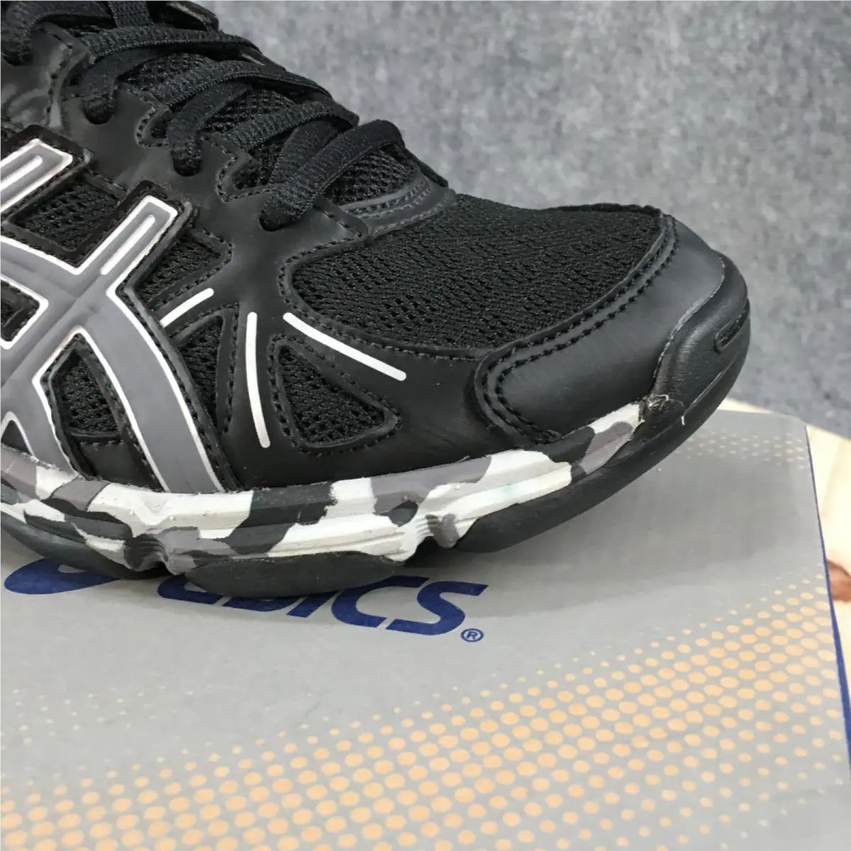 Asics shoes - Black 3