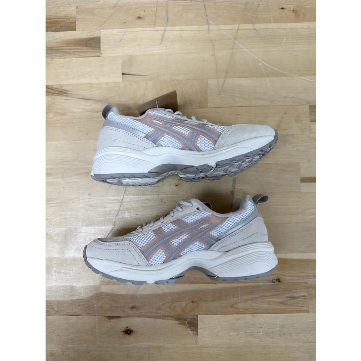 Asics Gel 1090 V2 Womens Trainers Asics Running Gym Shoes White/maple Sugar 6
