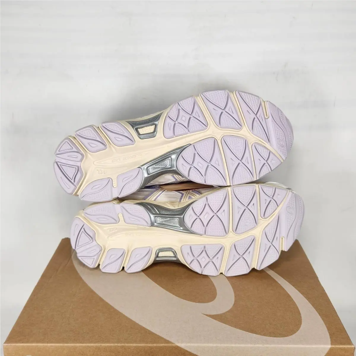 Asics shoes - ASICS GEL-Cumulus - White 4