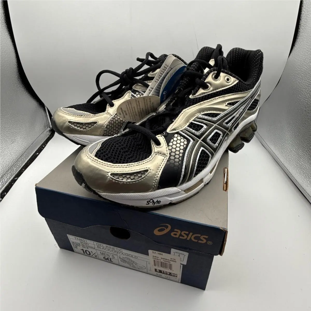 Asics Gel Kinetic Mens Running Shoes Size 10.5 TN831 9090 Black Onyx Gold