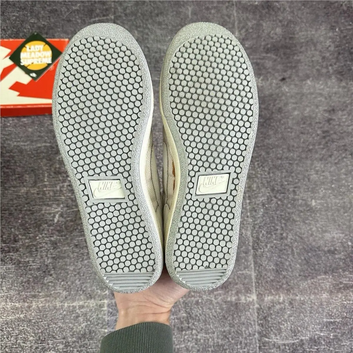 Nike shoes - Nike Meadow - Meadow - White 4