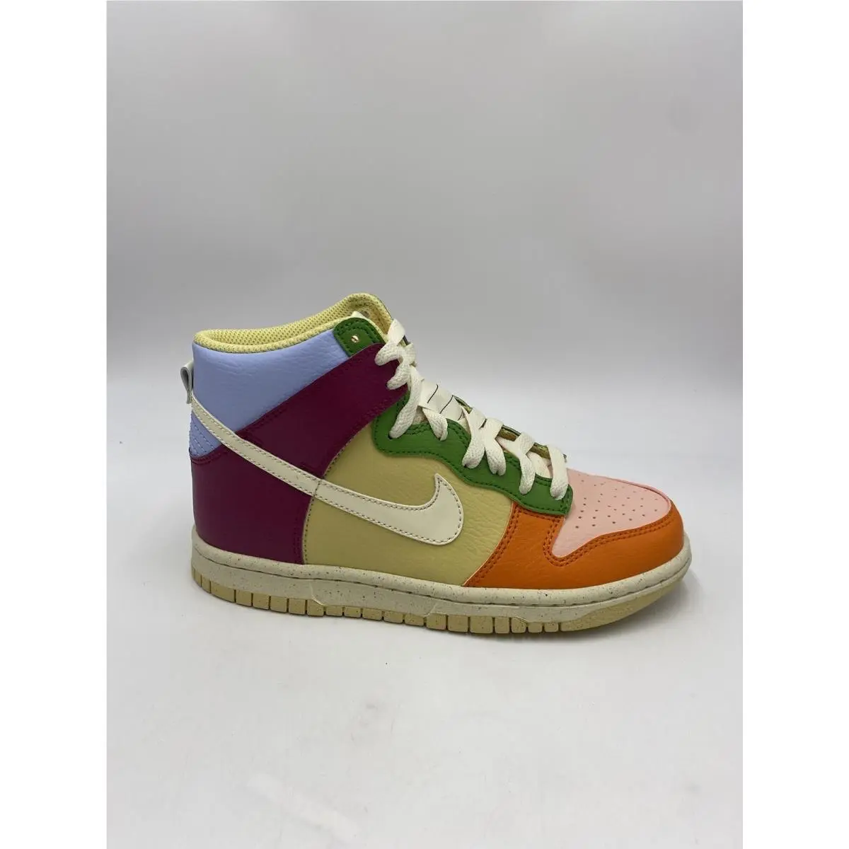 Nike shoes - Multicolor (UPC: 196152638458) 0