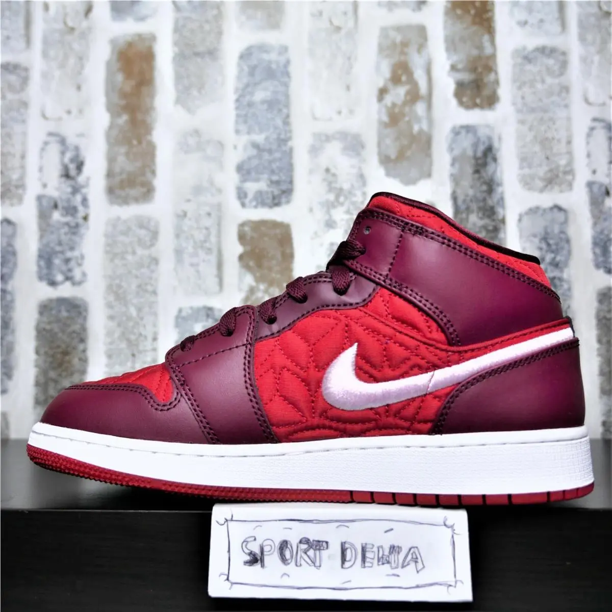 Nike shoes - Jordan 1 - Deep Red 1