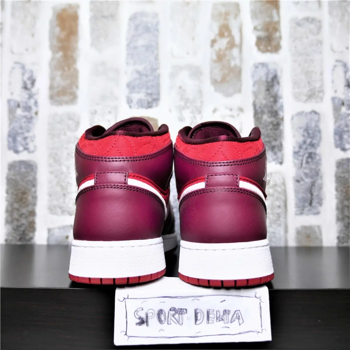 Nike shoes - Jordan 1 - Deep Red 3