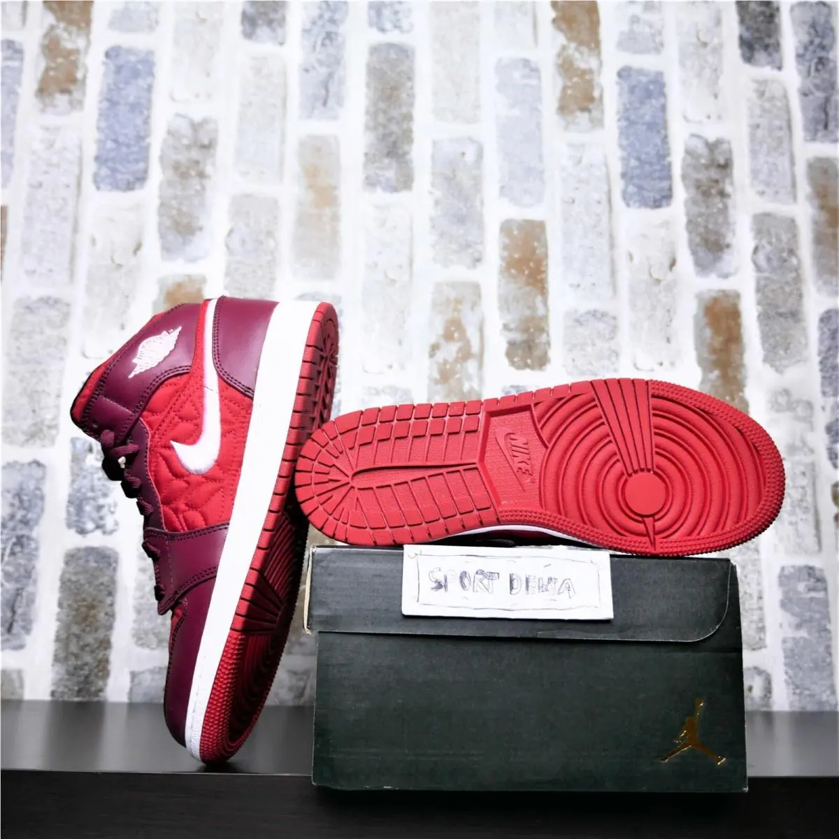 Nike shoes - Jordan 1 - Deep Red 4