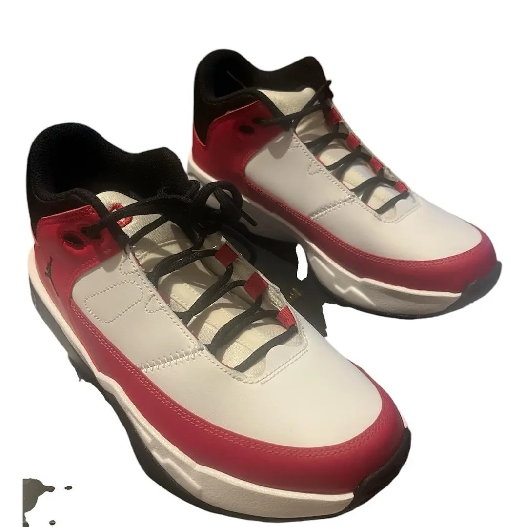 Nike Air Jordan Max Aura 3 White Red Shoes DA8021-106 Men’s/youth Sz 6.5Y