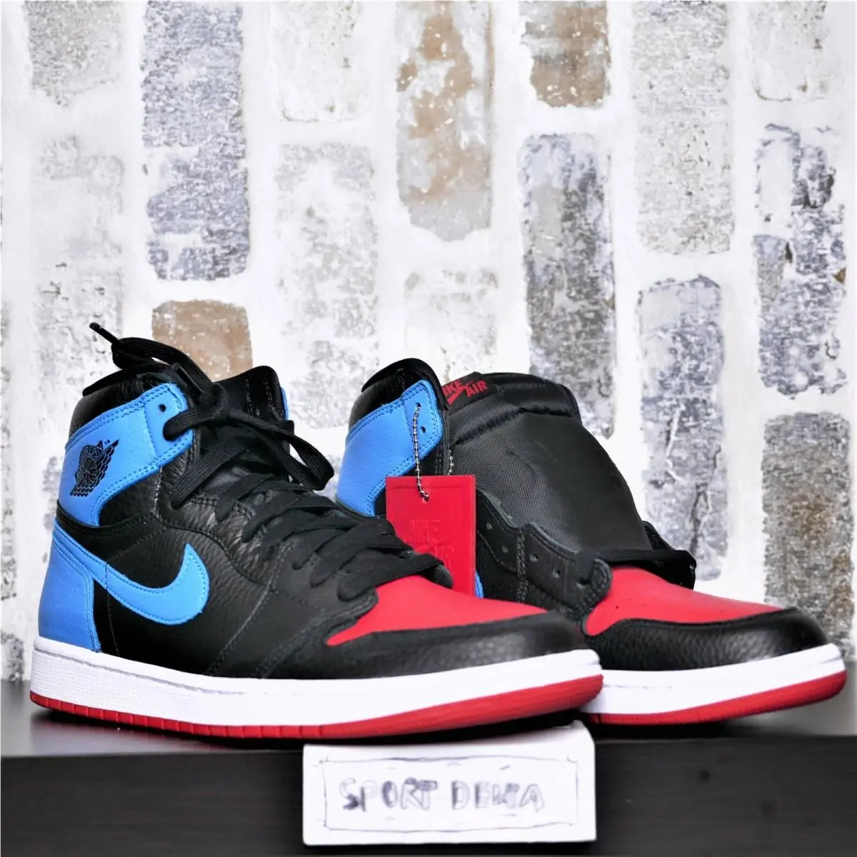 Nike Air Jordan 1 Retro High NC to Chi Leather Women`s sz 10.5 CD0461-046