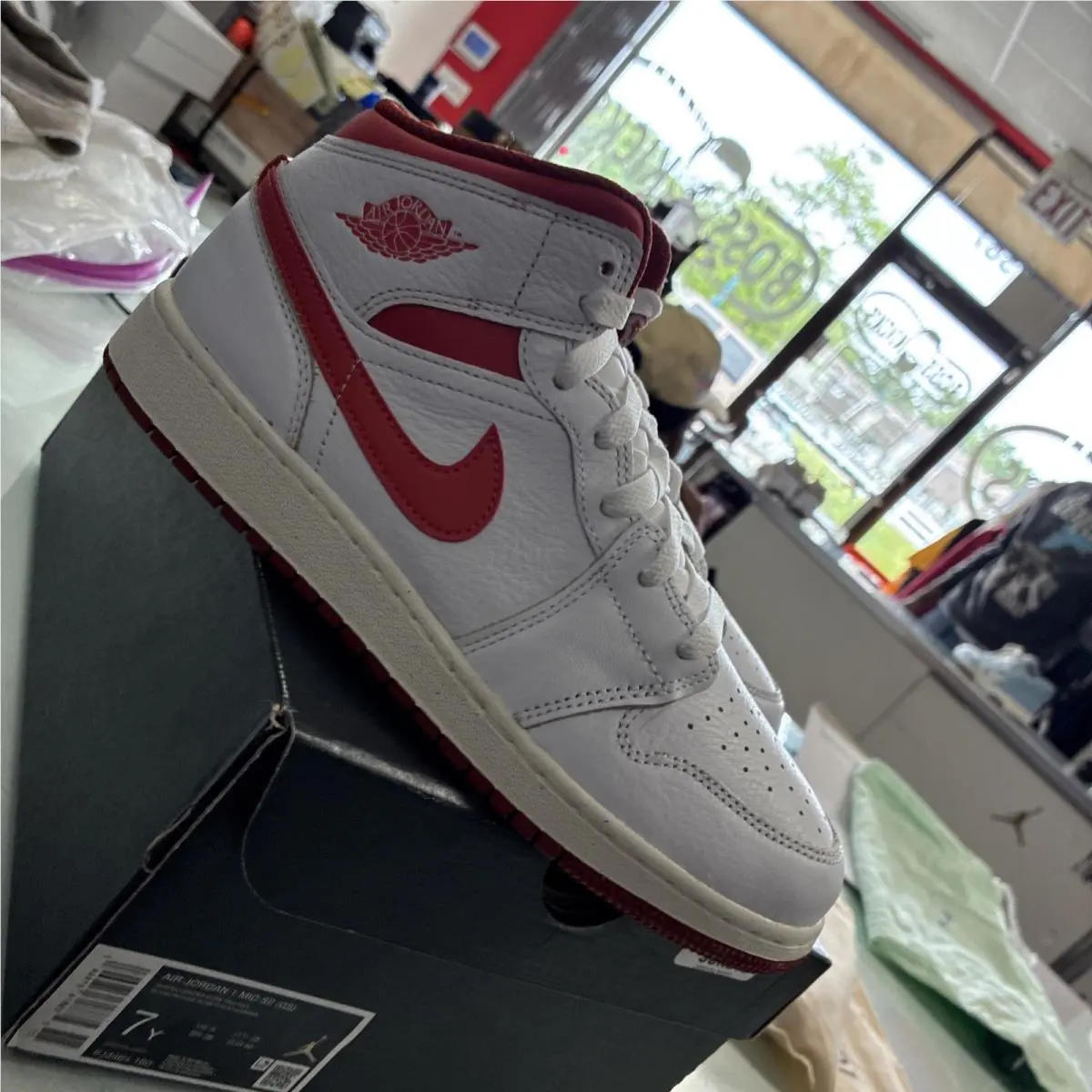 Jordan 1 Mid SE GS Big Kid`s Shoes White-lobster-dune Red FJ3464-160 SZ 7Y
