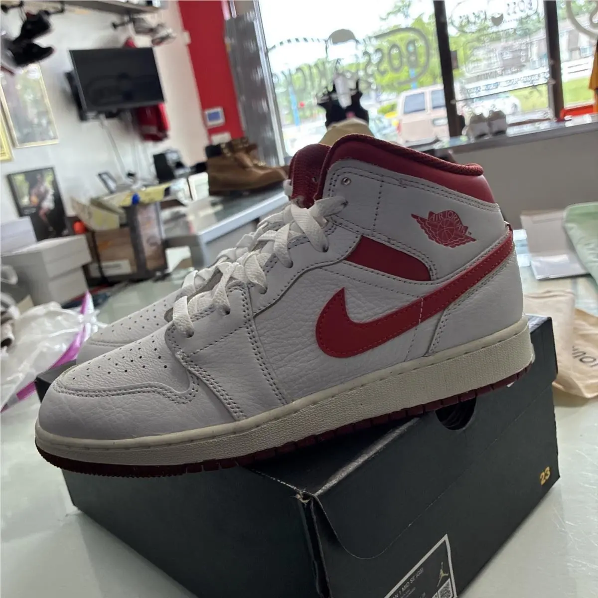 Nike shoes - Jordan 1 - White-Lobster-Dune Red 11