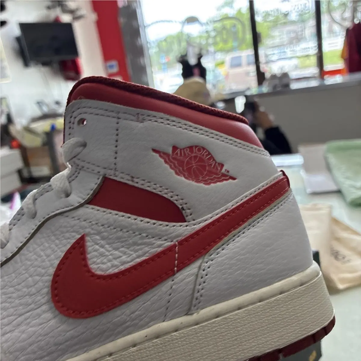 Nike shoes - Jordan 1 - White-Lobster-Dune Red 12