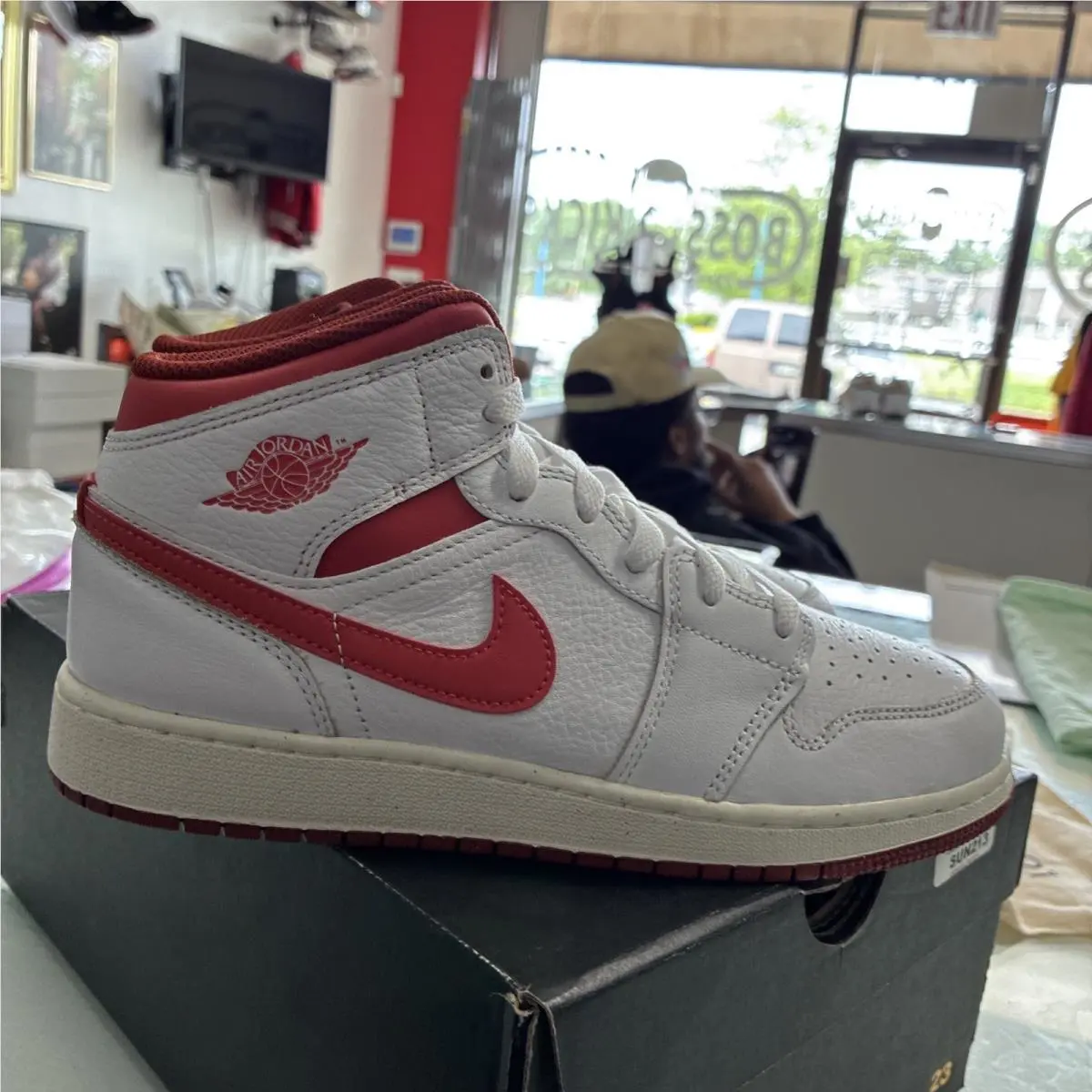 Nike shoes - Jordan 1 - White-Lobster-Dune Red 4