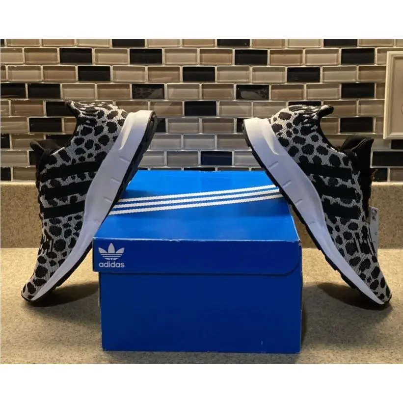 Nike shoes - adidas Swift Run - adidas Swift Run - Black White Cream 9