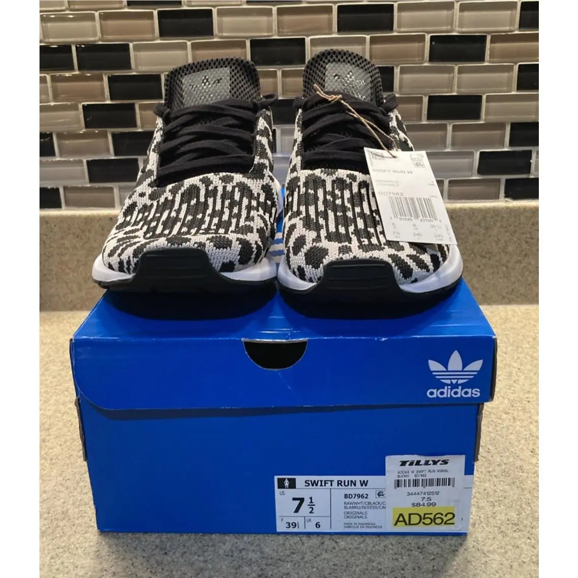 Nike shoes - adidas Swift Run - adidas Swift Run - Black White Cream 3