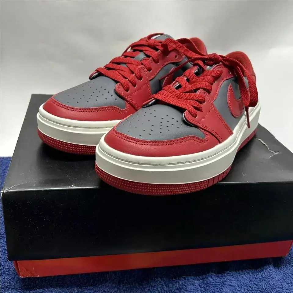 Nike shoes - Air Jordan 1 - Air - Red 1