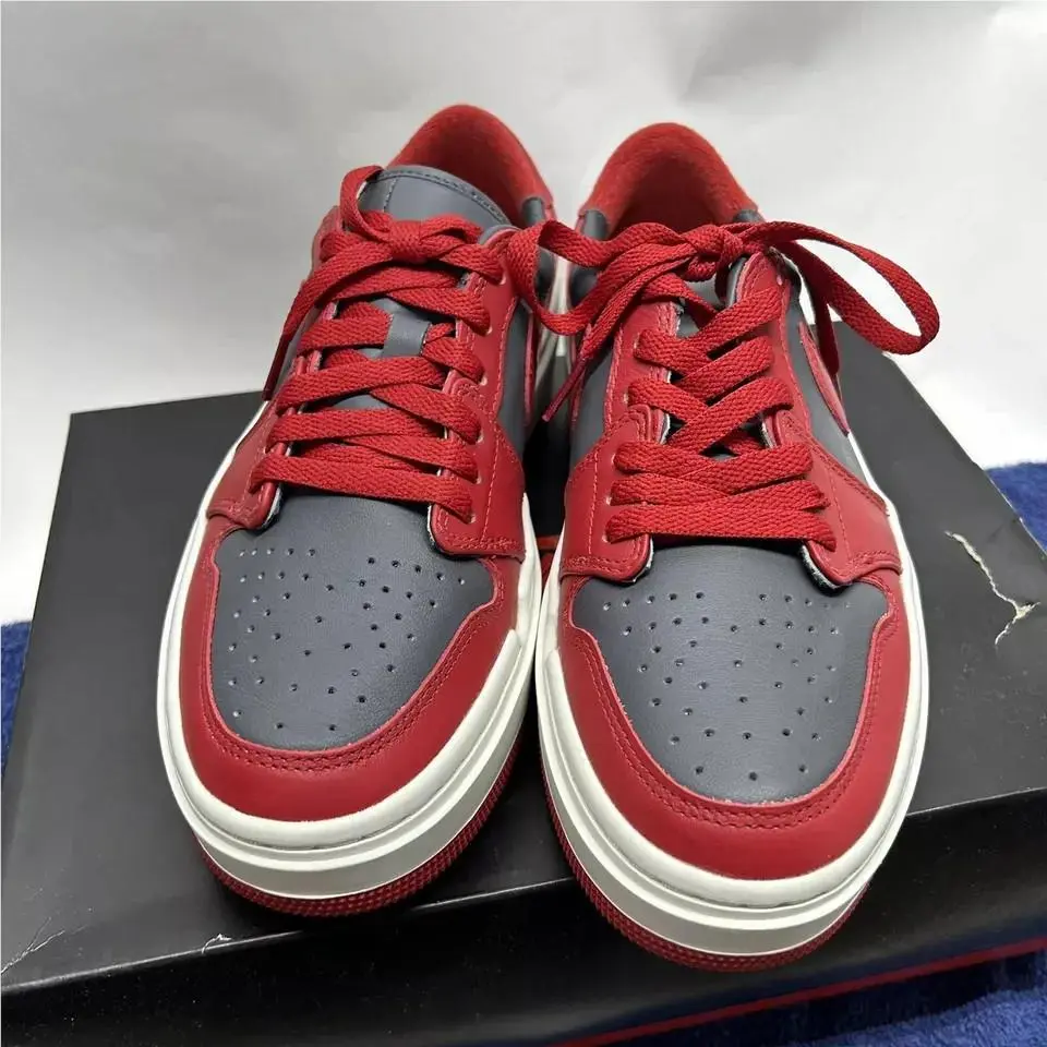 Nike shoes - Air Jordan 1 - Air - Red 3