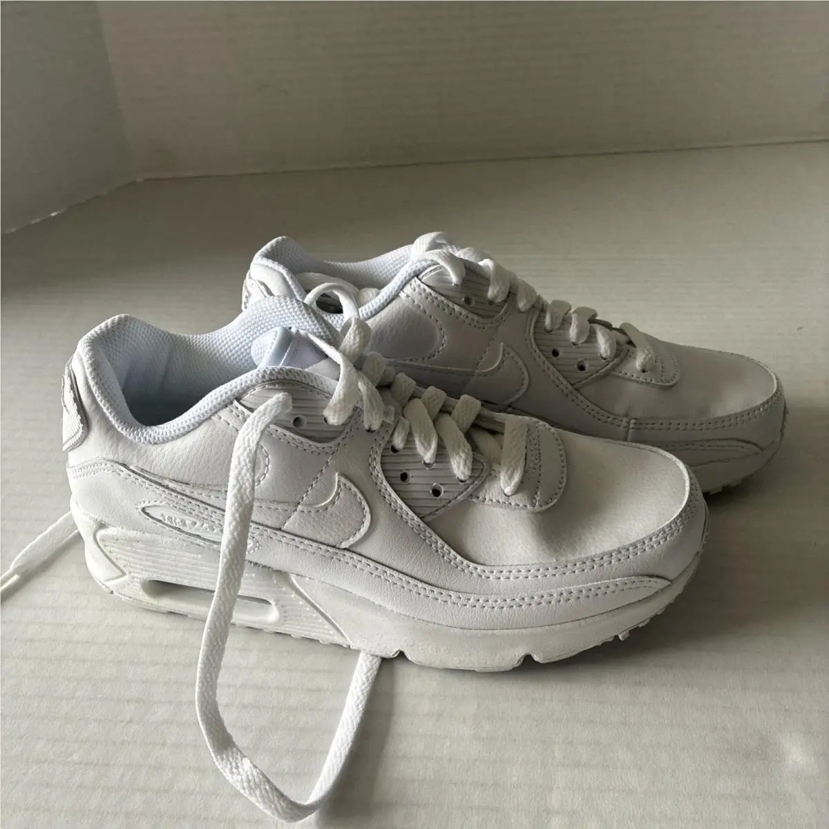 Youth Grade-school Nike Air Max 90 Leather GS White Sz 3.5Y CD6864 100