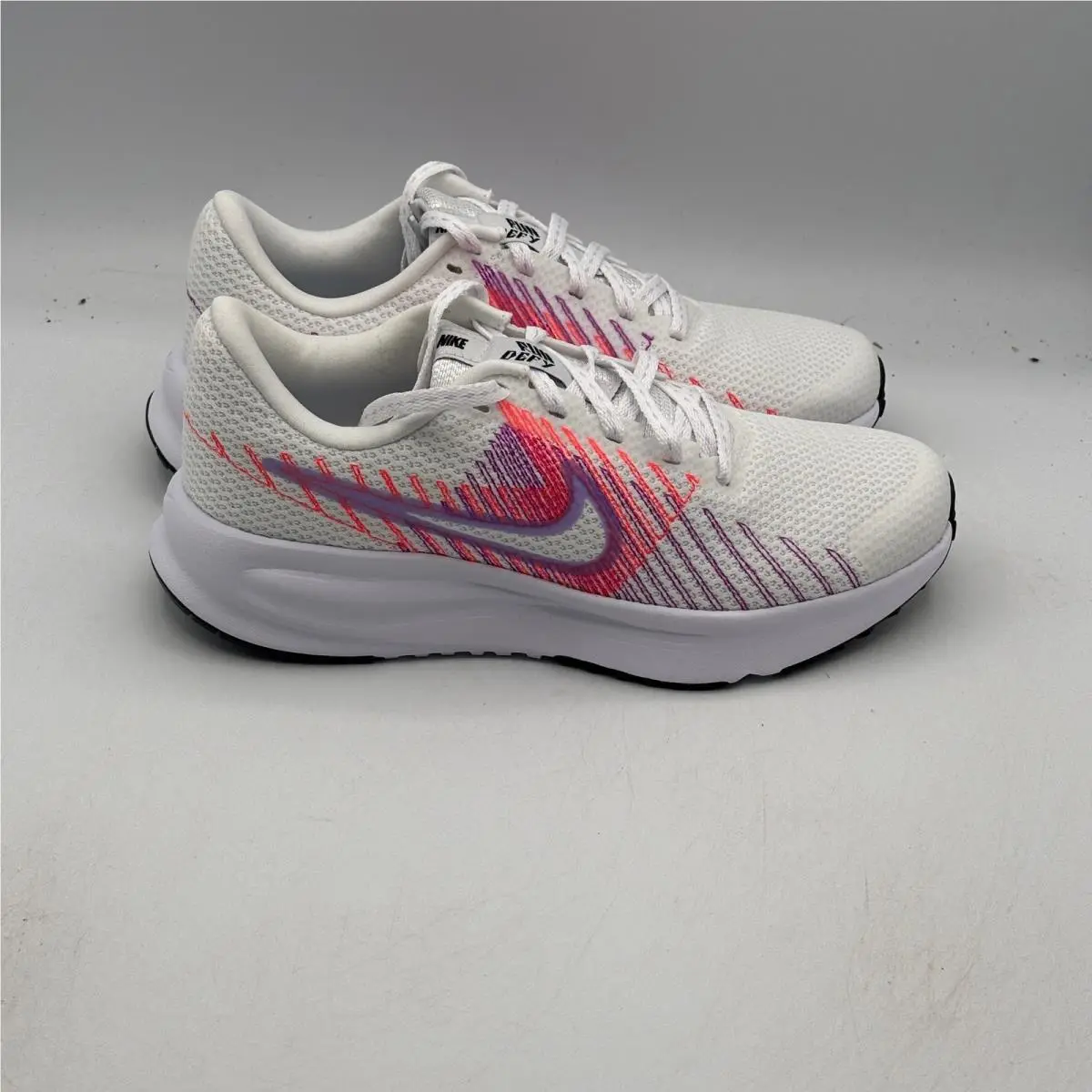 Nike Run Defy Women 6 White Hydrangeas Crimson Running Shoes HM9593-102