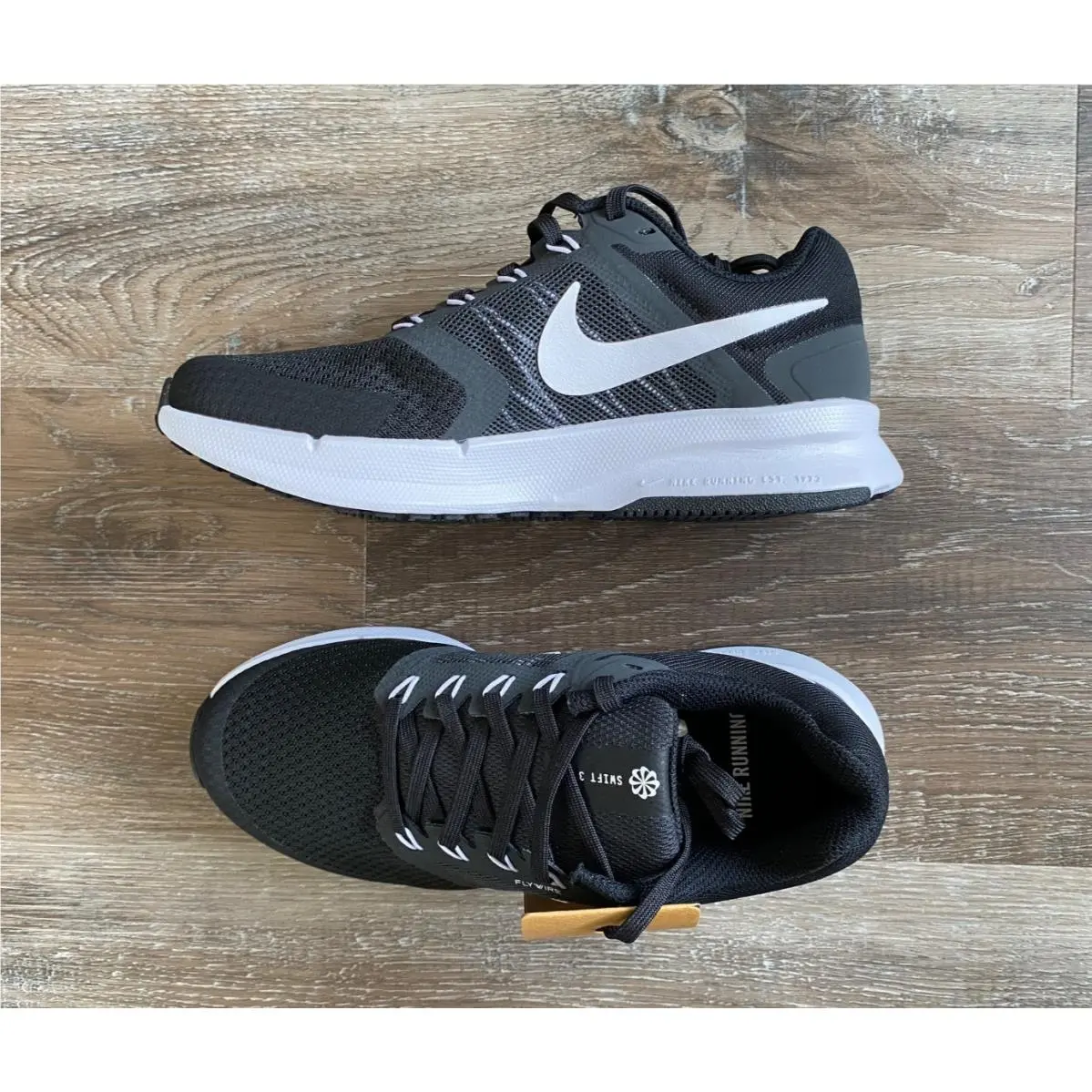 Nike Run Swift 3 Running Shoes Women`s Size 5.5 Wide Black/white