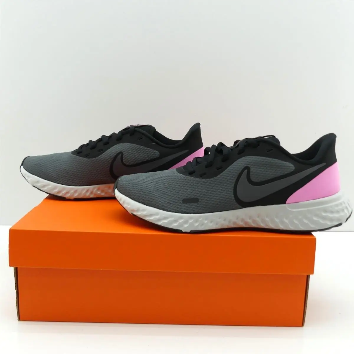 Nike Revolution 5 Women`s Running Sneaker Black/psychic Pink-dark Grey 8.5