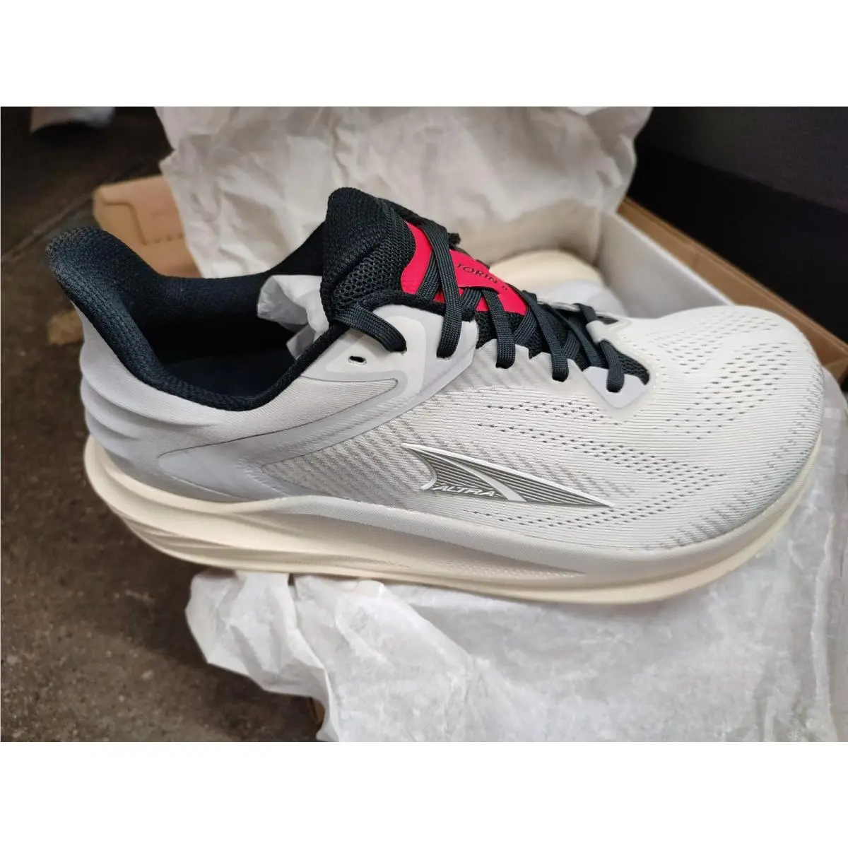 Altra shoes - Altra Torin - Torin - ALOA85QJ224-100 - Gray (UPC: 197804903733) 1