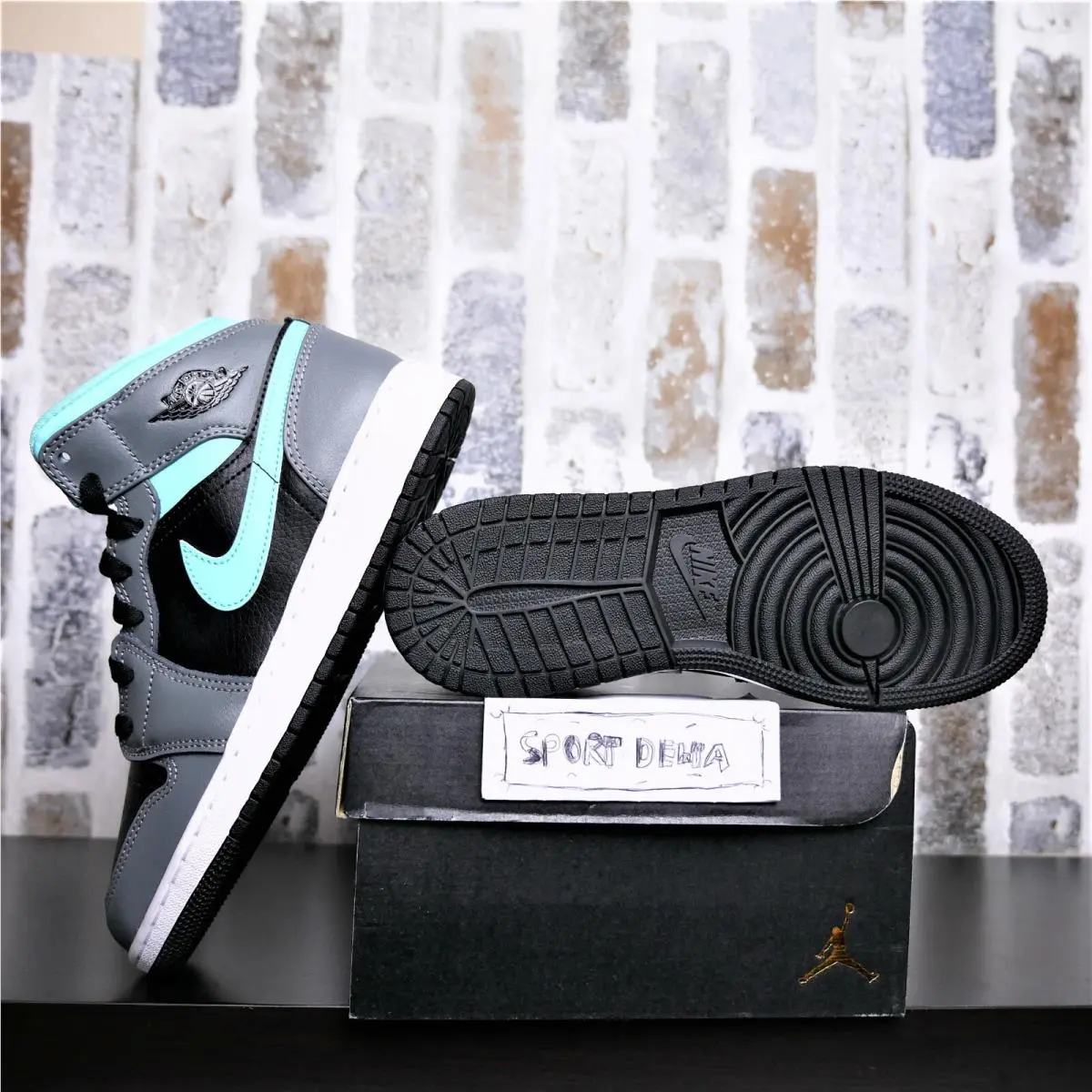 Nike shoes - Jordan 1 - Gray/AURORA GREEN-SMOKE GREY 4