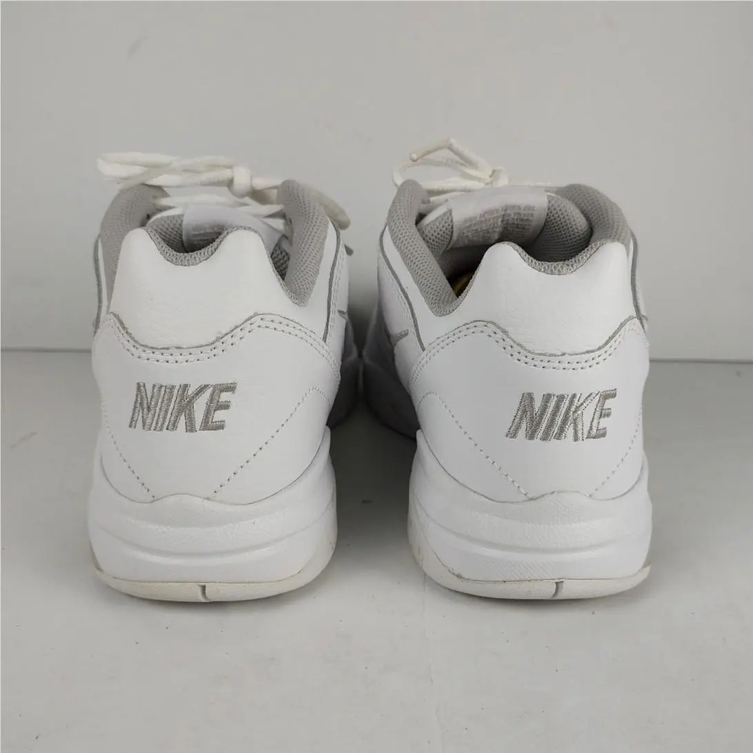 Nike shoes - White 2