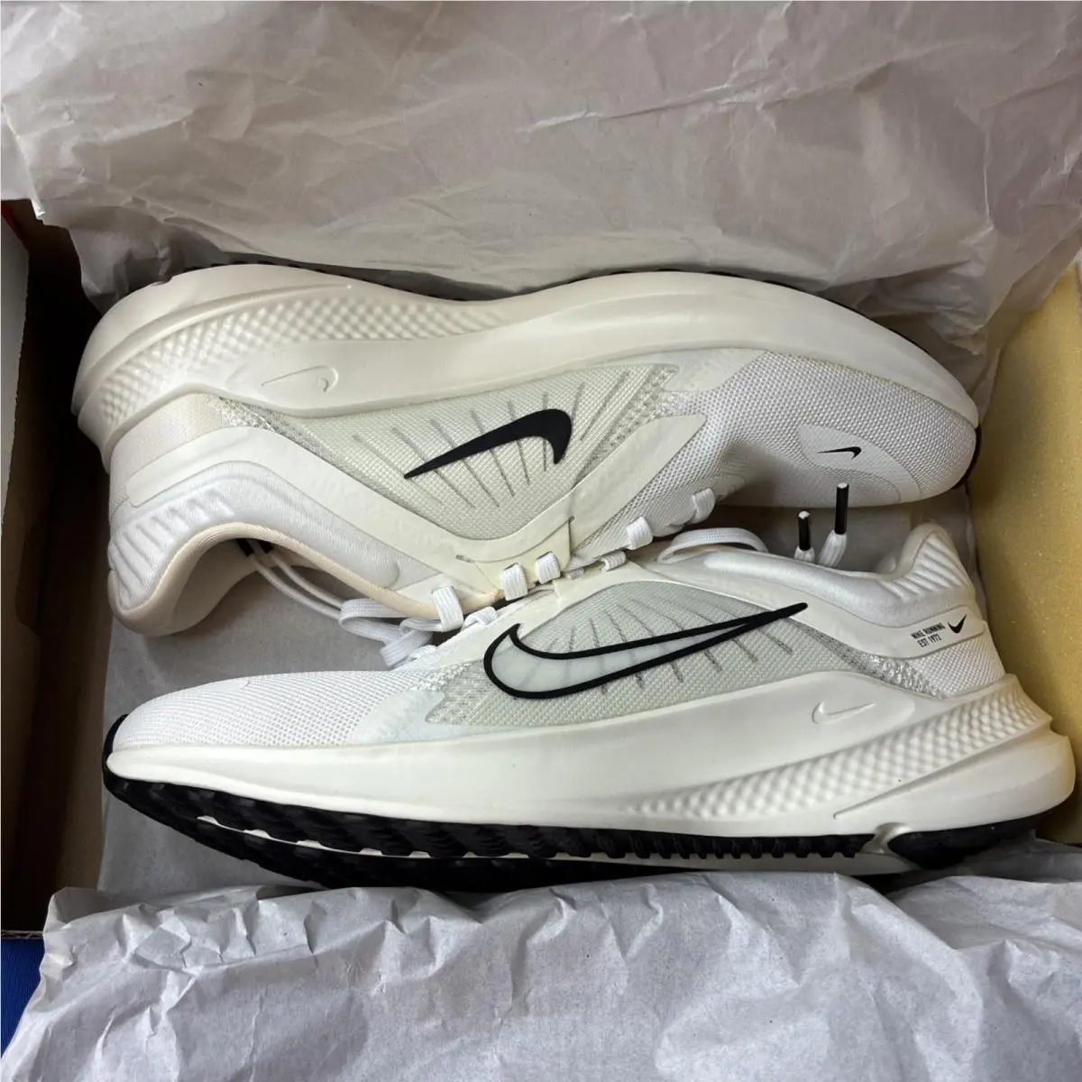 Women Nike Size 8.5 Quest 5 Athletic Sneakers Shoes Sail/white/black DD9291-104