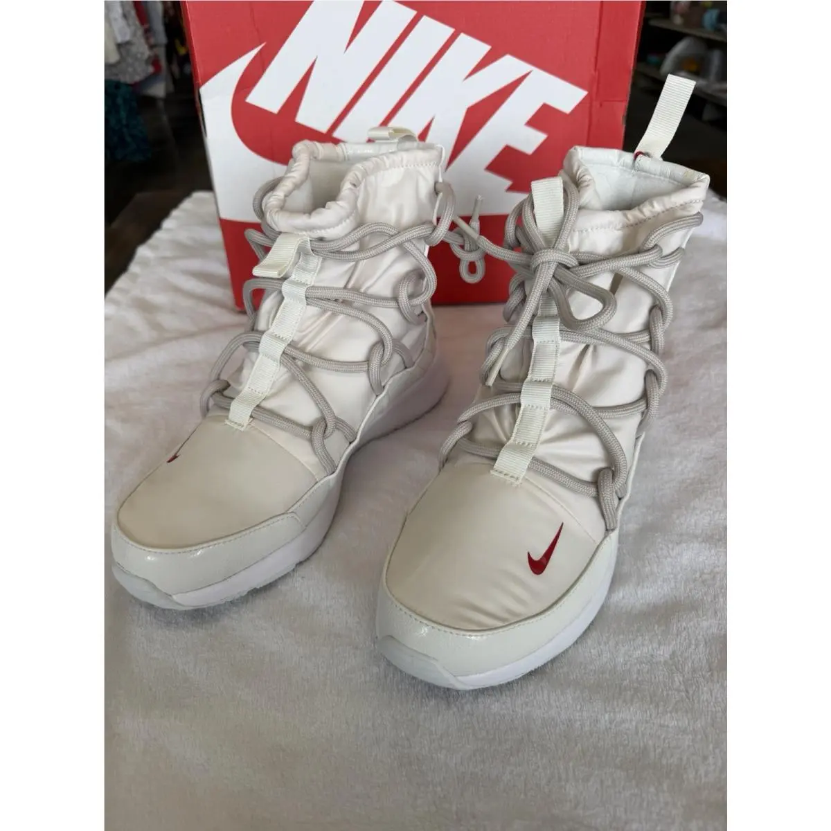 Nike Tanjun High Top Boots Booties Women`s 9 Comfy Minimalist Capsule