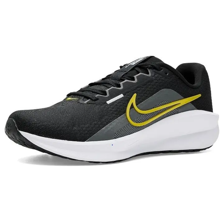 Man`s Sneakers Athletic Shoes Nike Downshifter 13 sz 10.5