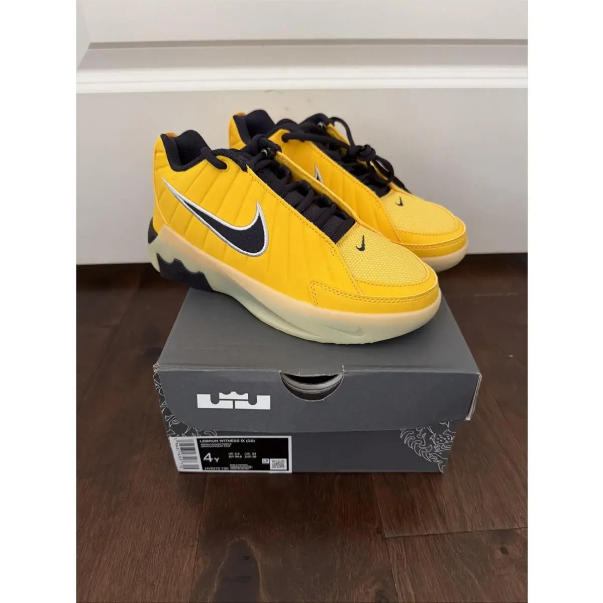 Nike Kids Lebron Witness lX PS Sneakers US 4 Youth Amarillo/cave Purple