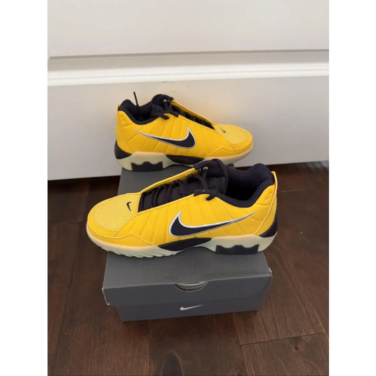 Nike shoes - Nike LeBron Witness - LeBron Witness - Yellow (UPC: 0198483563997) 3