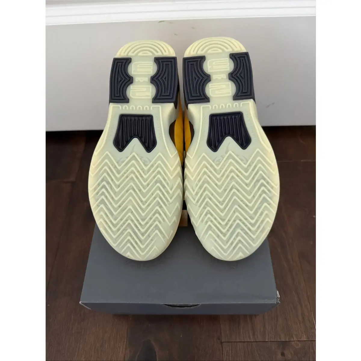 Nike shoes - Nike LeBron Witness - LeBron Witness - Yellow (UPC: 0198483563997) 4