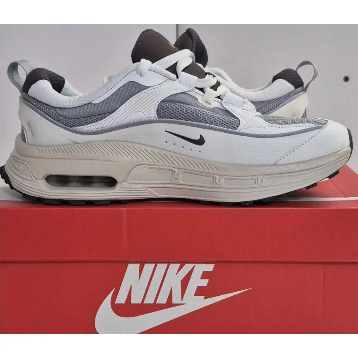 Nike Air Max Bliss Women`s Size 8 Wolf Grey Running Shoes