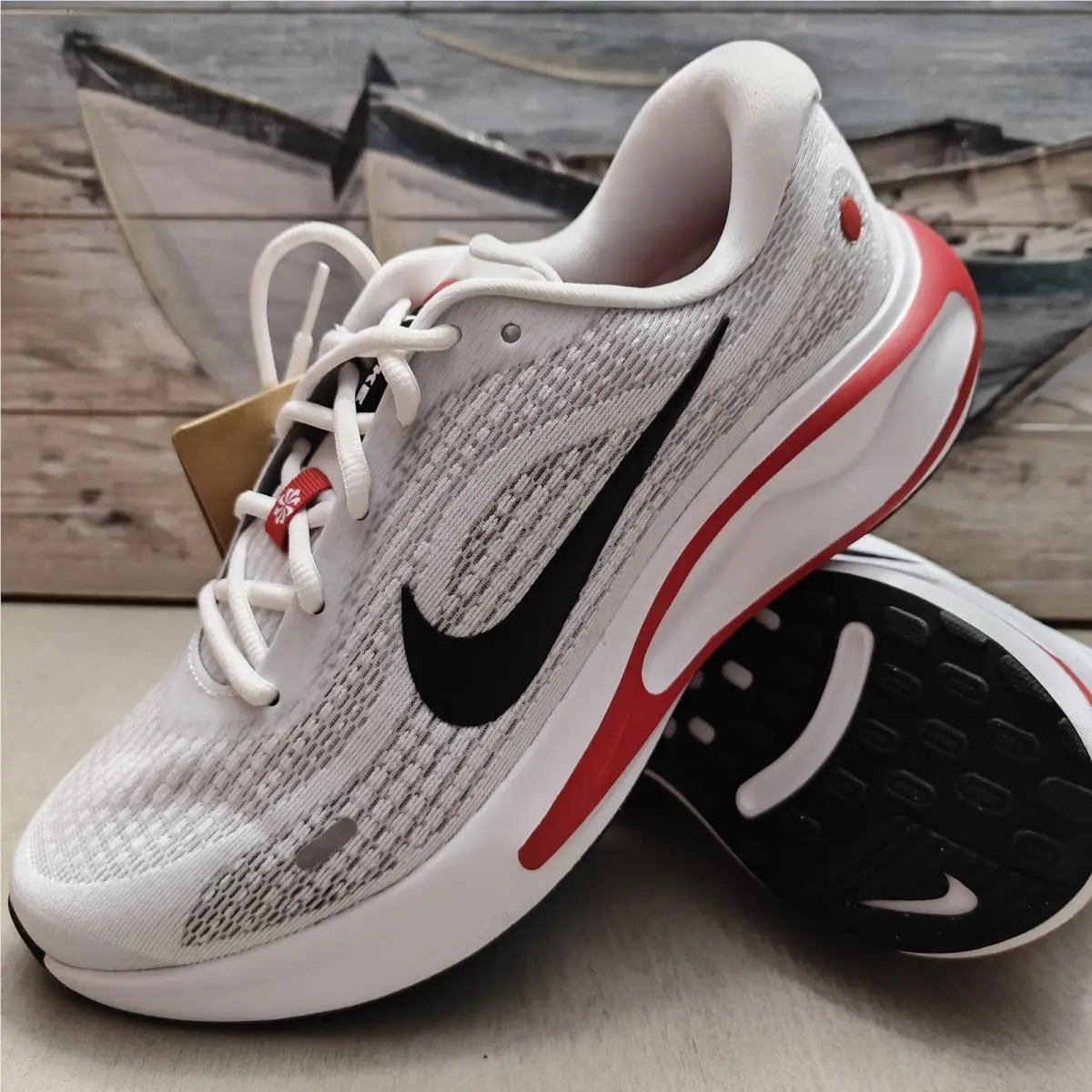 Nike Men`s Journey Road Running Sneakers Size 9 White/black/gray/red