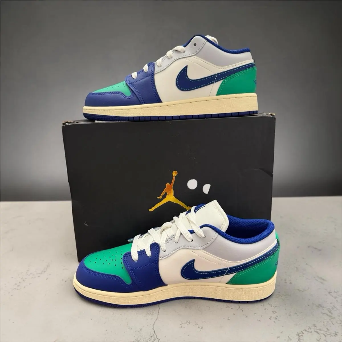 Nike Jordan sz 6.5 Y Air Jordan 1 Low GS Sail Deep Blue 553560-147 Sneakers
